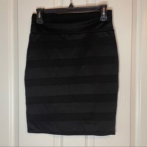 A’GACI: Black Pencil Skirt